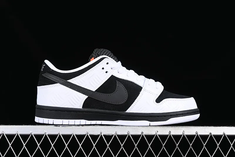 All categories Nk SB Dunk series Nk SB Dunk Low low-top sneakers F version Tightbooth x Nk SB Dunk joint model Reverse Panda SB low-top casual sports skateboard shoes FD2629-100